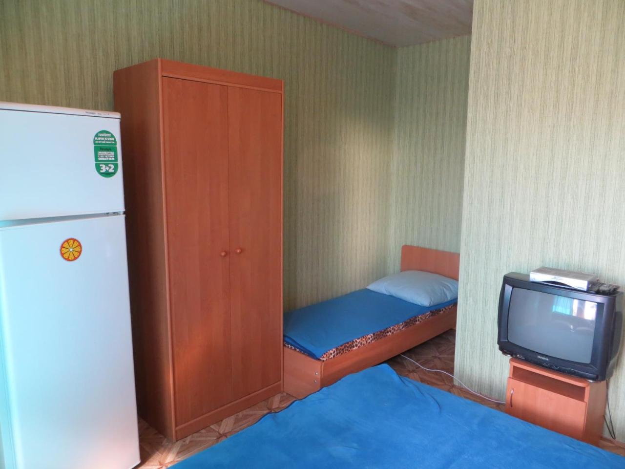 Monte Karlo Hotel Zaliznyi Port Exterior foto